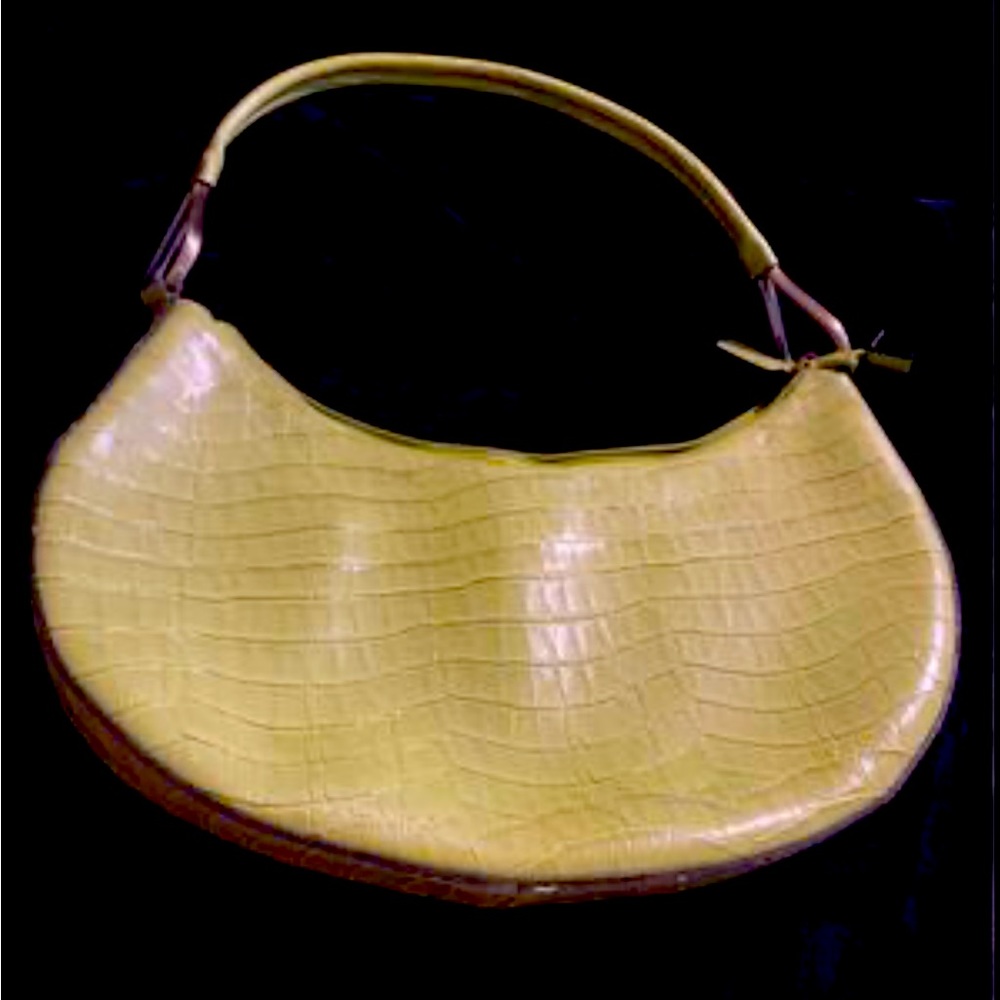 Bueno Women’s green purse . New no tags